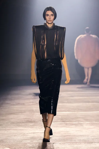 Look 13